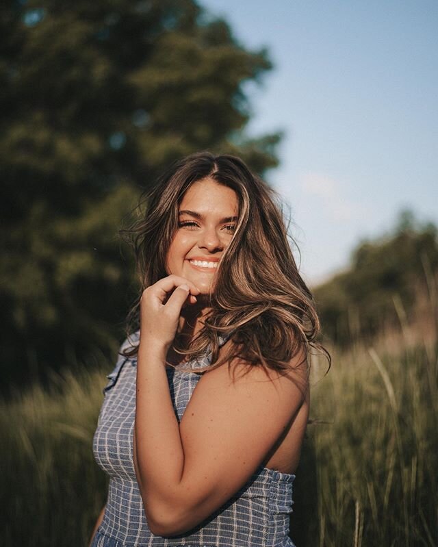golden hour💫 
still booking seniors &amp; families &amp; other summer sessions for July &amp; very limited August availability!