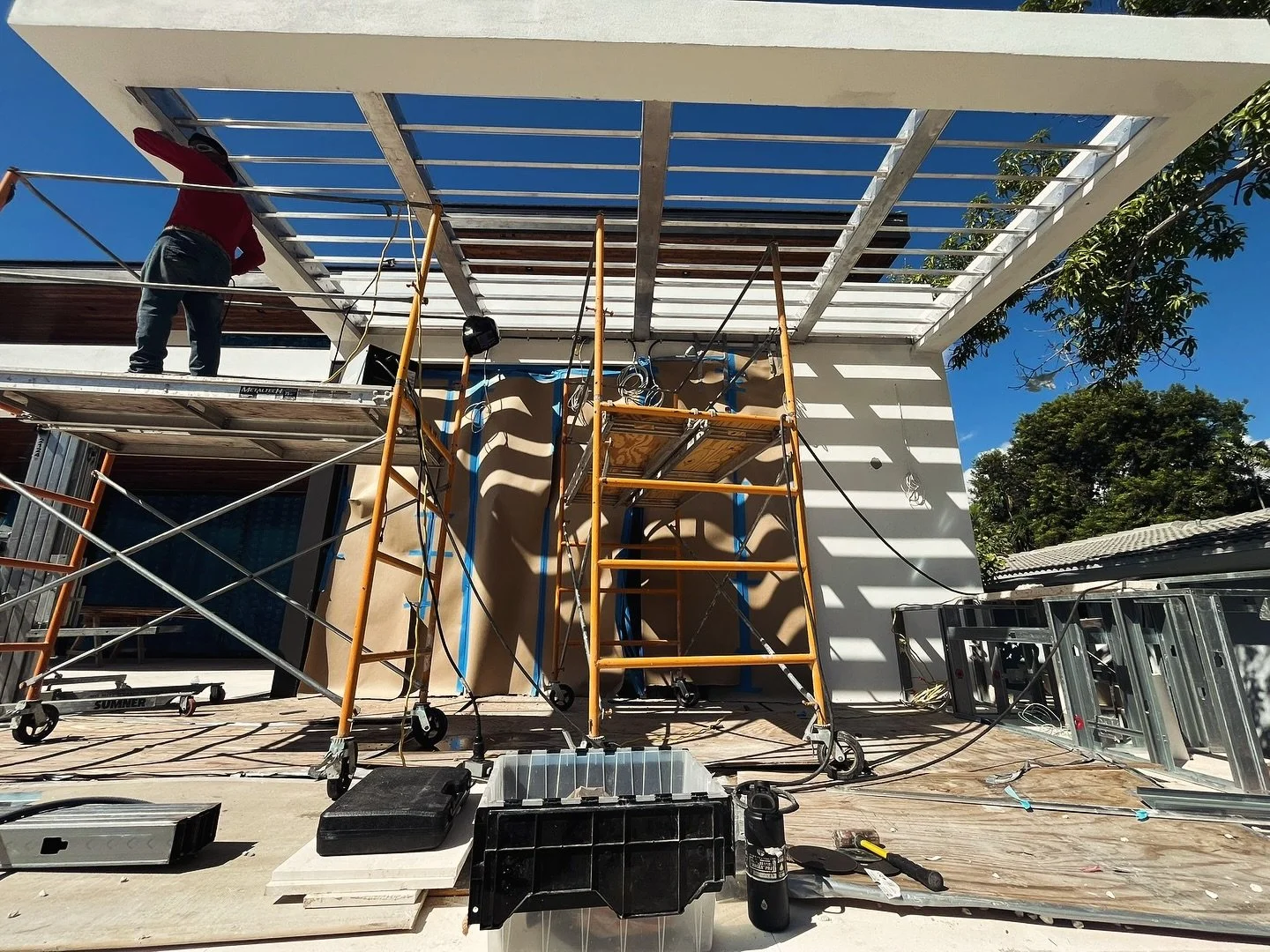 This private residence is moving into last phases of interior construction 🚧 

Team collaboration walk through for finish materials, mirrors, shower enclosures doors, etc. 

It all comes together at an advanced pace now! Stay tuned for more 🙌