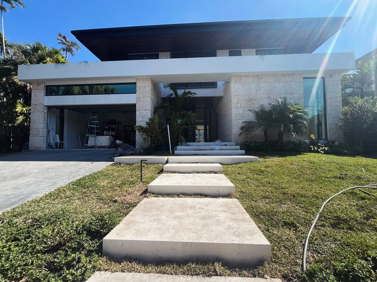 Finishing touches on this private residence 😎

Happy weekend to all!