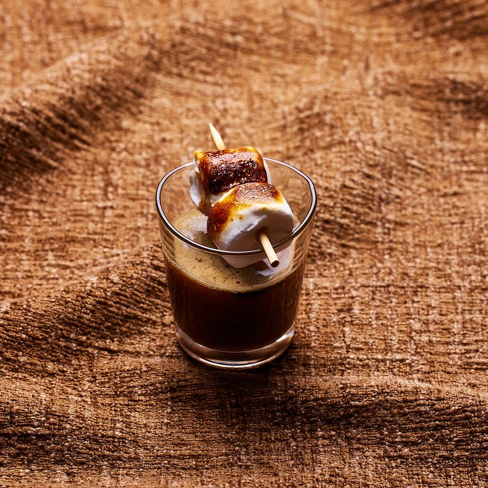 FoodPhotographerLondon_CharlotteNott-Macaire_MarshmallowCocktailOnWool.jpg