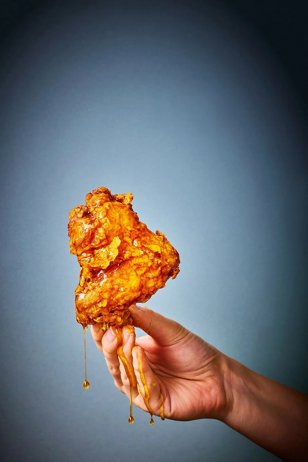 FoodPhotographerLondon_CharlotteNott-Macaire_SevenDialsMarket_FriedChickenFrenchToast_Luckys_Pour.jpg
