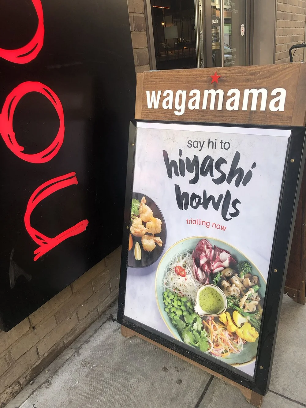 FoodPhotographerLondon_CharlotteNott-Macaire_Wagamama_HiyashiBowlAboard_InSitu.jpg