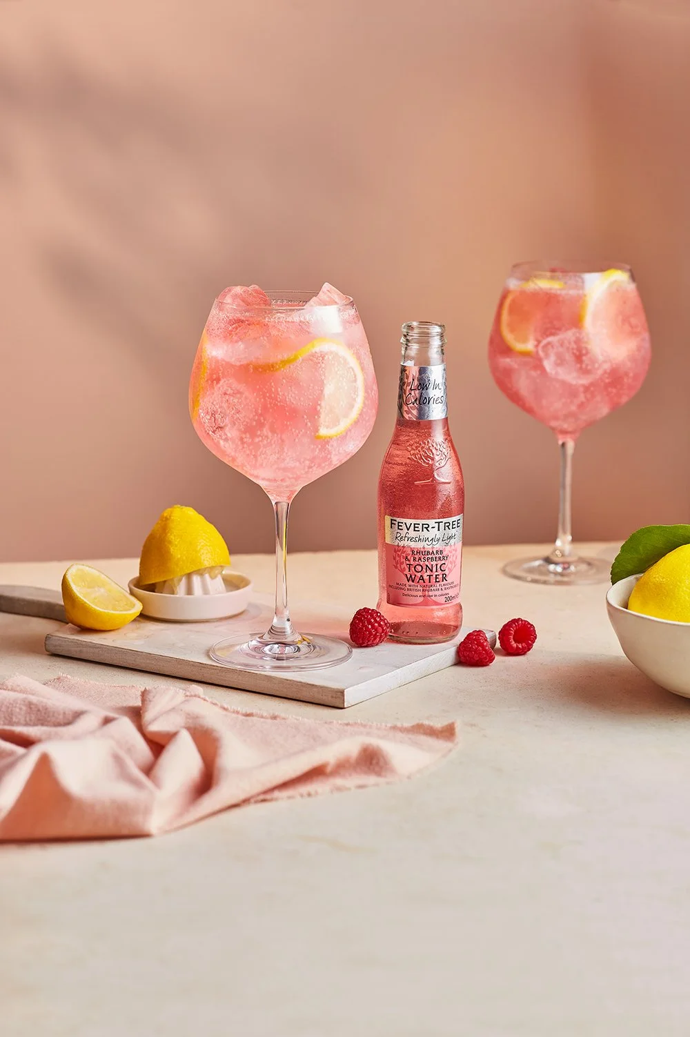 FoodPhotographerLondon_CharlotteNott-Macaire_FeverTree_WithLemons.jpg