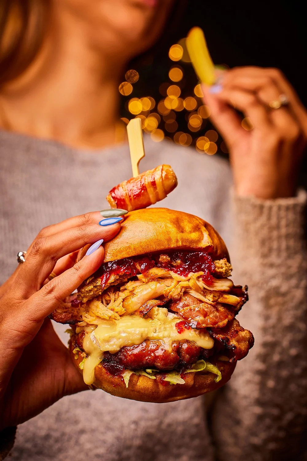 FoodPhotographerLondon_CharlotteNott-Macaire_FrankieBennys_XmasBurger.jpg