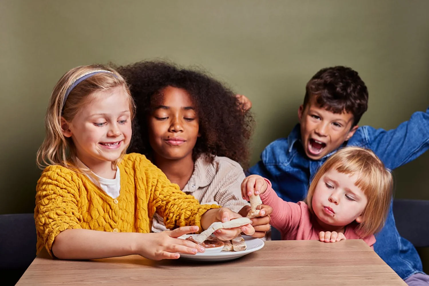 FoodPhotographerLondon_CharlotteNott-Macaire_Prezzo_Kids_ChocolateDippers.jpg