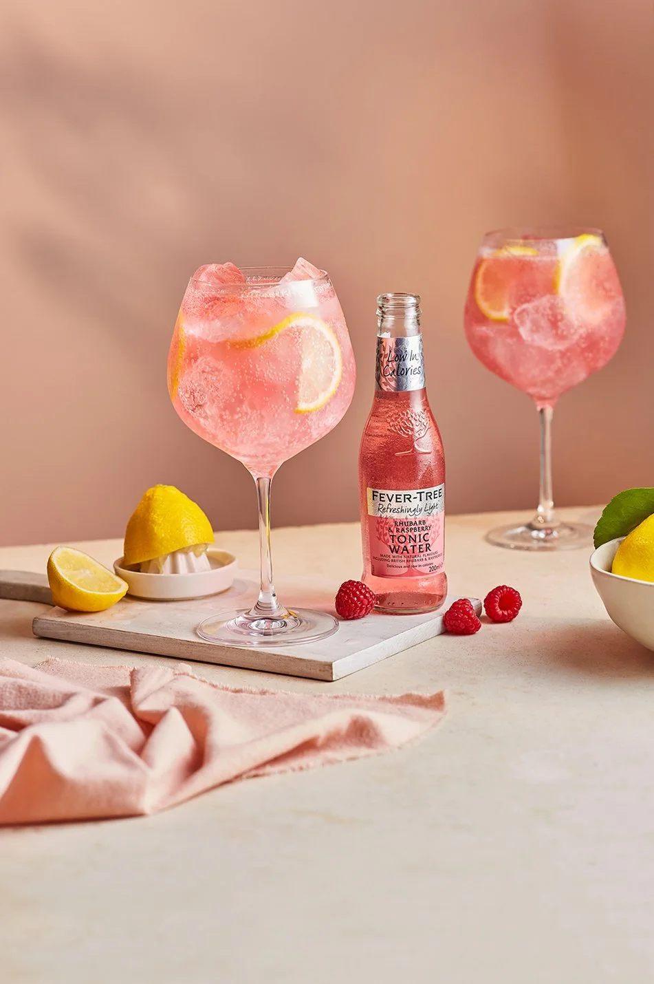 FoodPhotographerLondon_CharlotteNott-Macaire_FeverTree_WithLemons.jpg