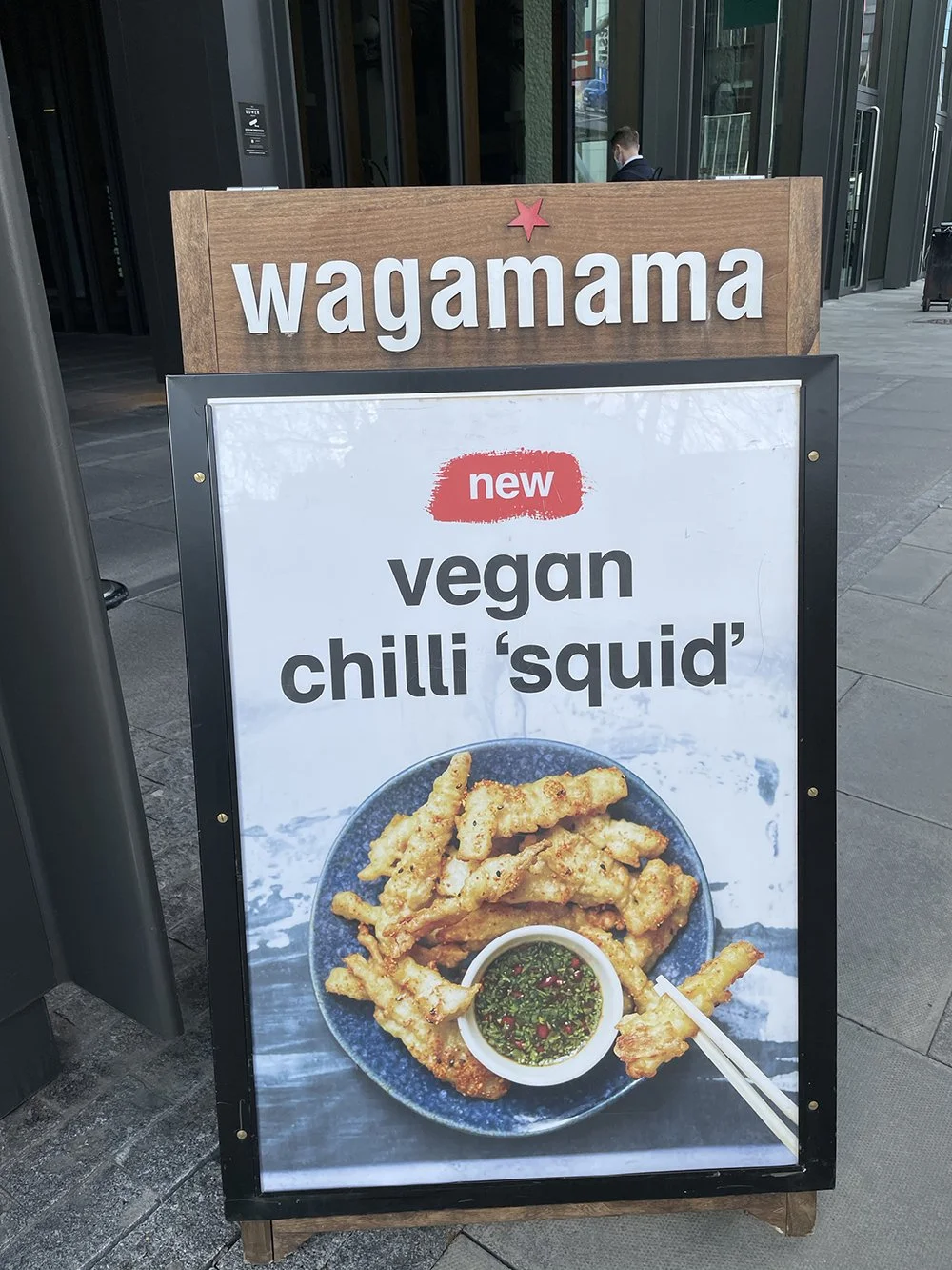 FoodPhotographerLondon_CharlotteNott-Macaire_Wagamama_VeganChilliSquidAboard_InSitu.jpg