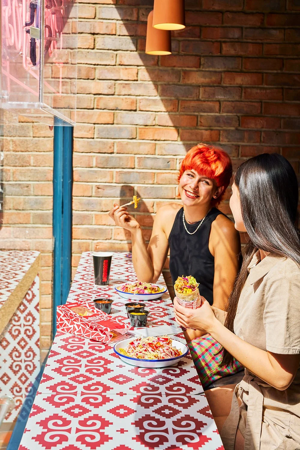 FoodPhotographerLondon_CharlotteNott-Macaire_BarBurrito_GirlsBurritoWindow2.jpg