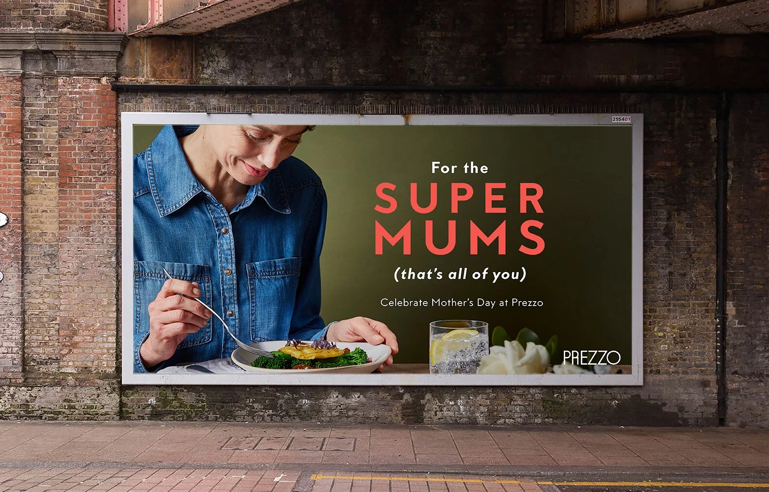 FoodPhotographerLondon_CharlotteNott-Macaire_Prezzo_MothersDayBillboard.jpg