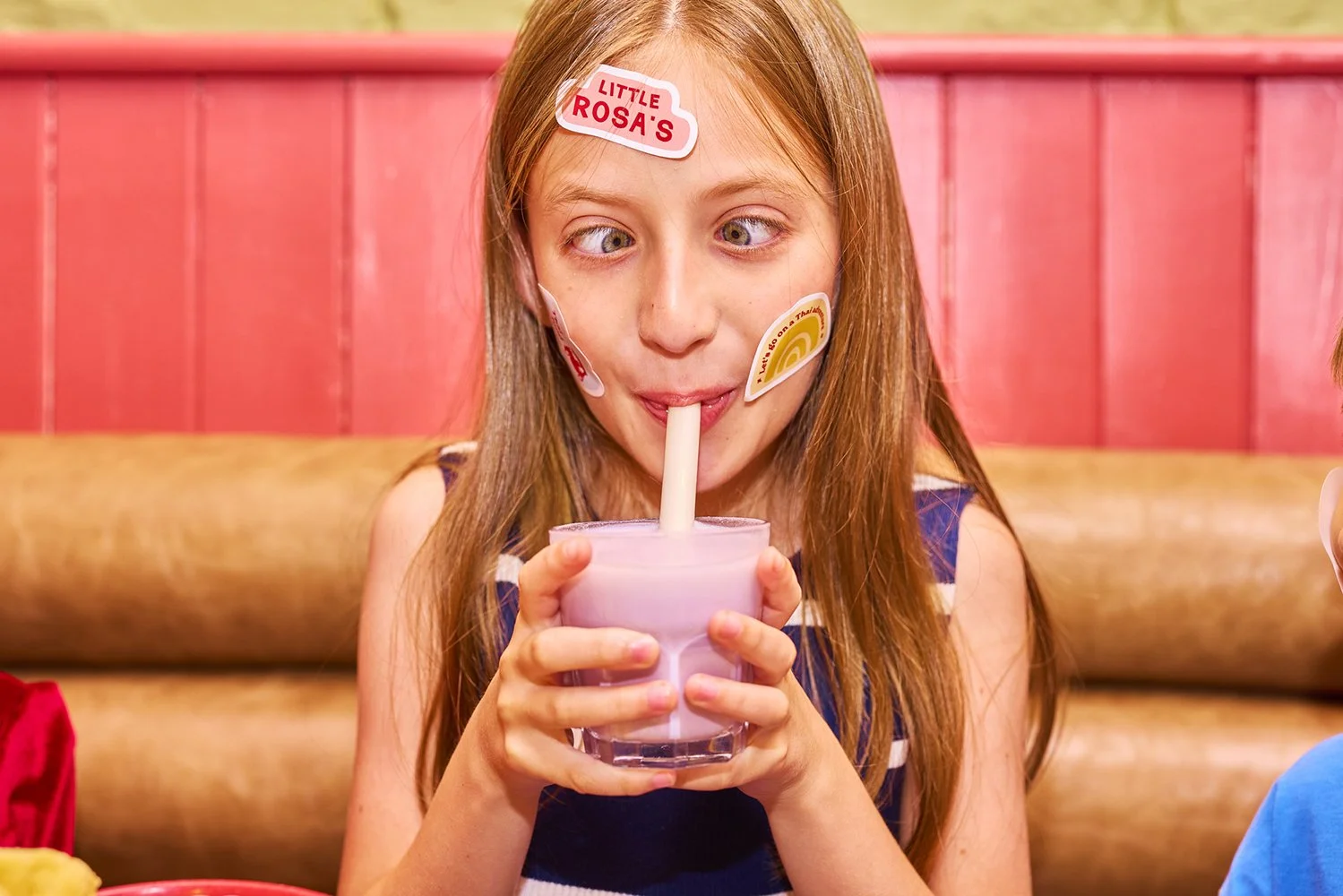 FoodPhotographerLondon_CharlotteNott-Macaire_RosasThai_KidsEatingAtGroupMeal7.jpg