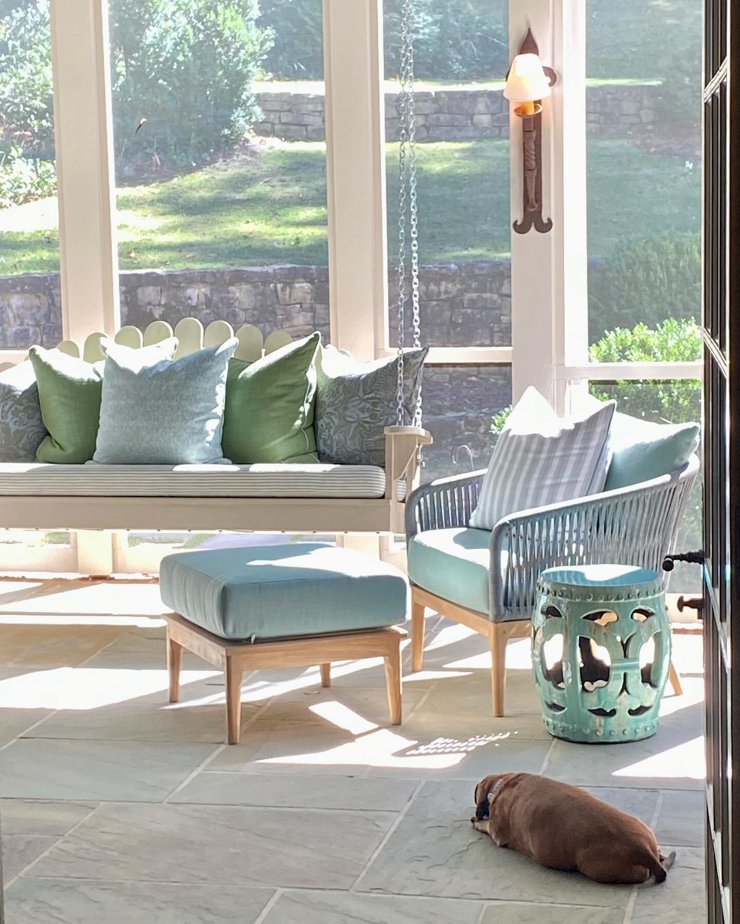 Screened porch furniture finally arrives after many months of waiting! 
Finally our client gets to relax and 
enjoy this beautiful weather. ☀️🐶🍸

#outdoorliving #outdoorfurniture #screenedporch #interiordesign #happyclient
