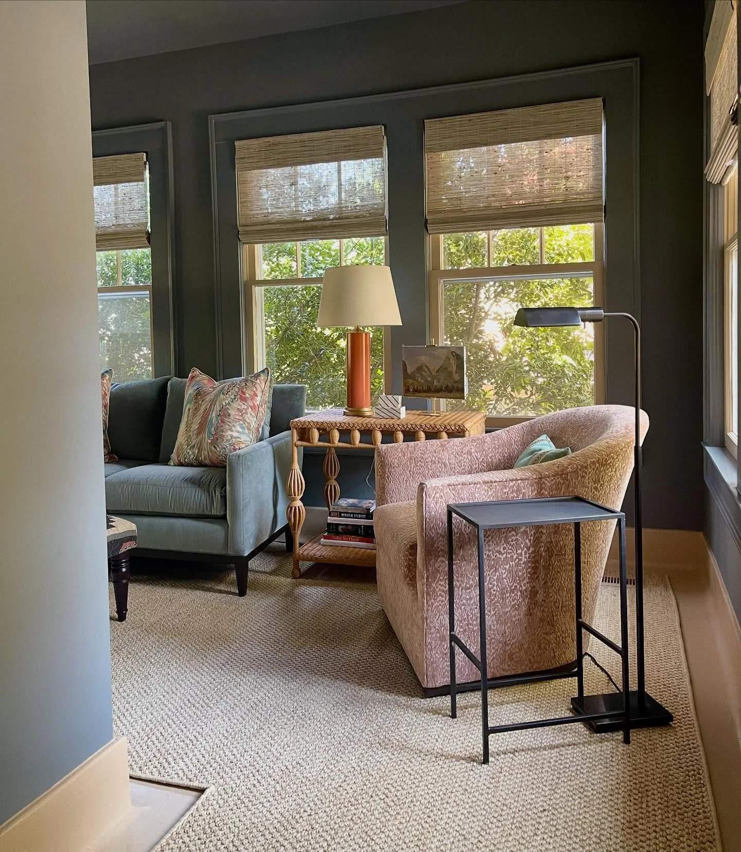 A sunroom refresh just in time for the new season 🍂☀️☕️
