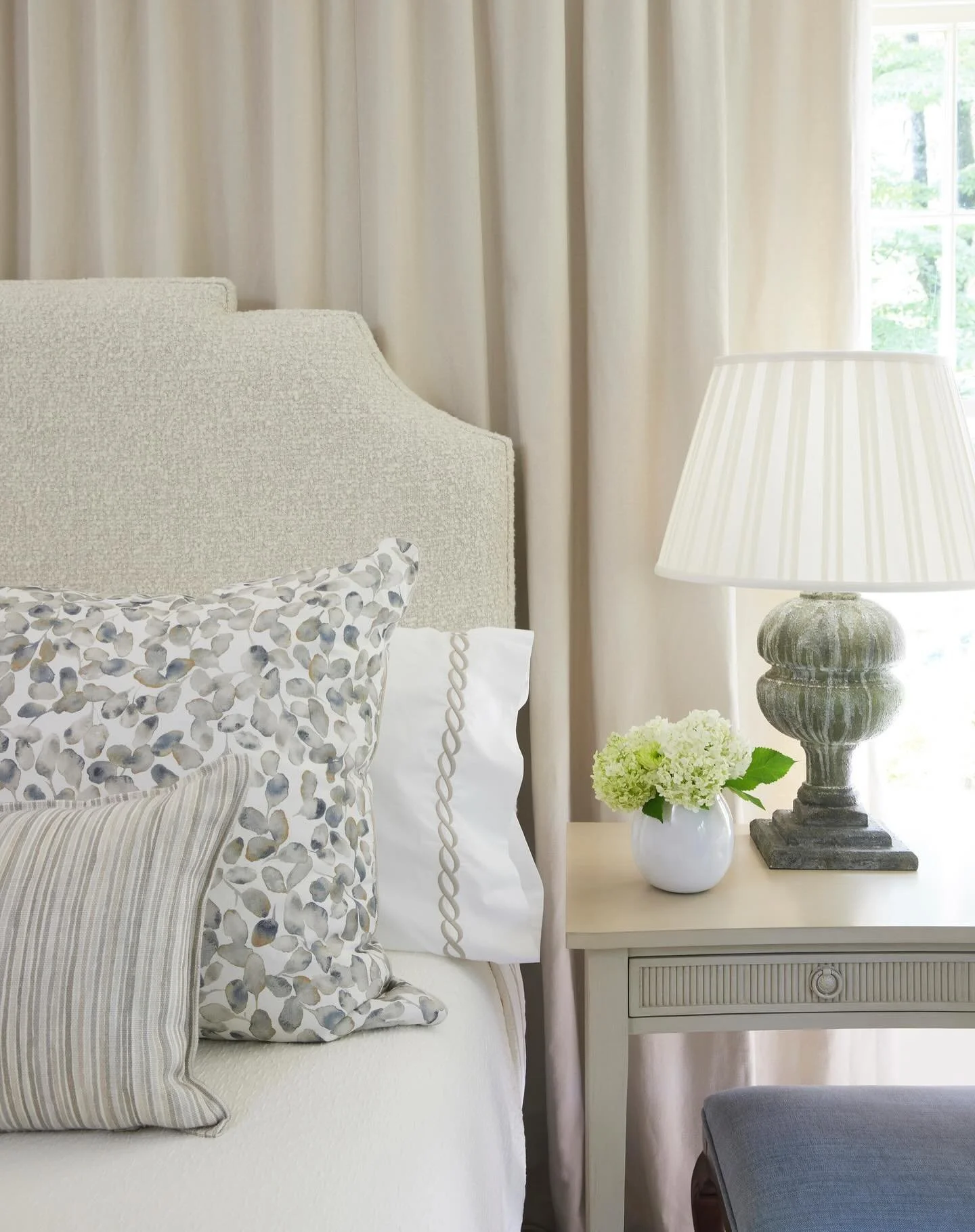 A primary suite refresh that&rsquo;s serene and timeless 🕊️☁️ 🤍 

📸: @jallsopp