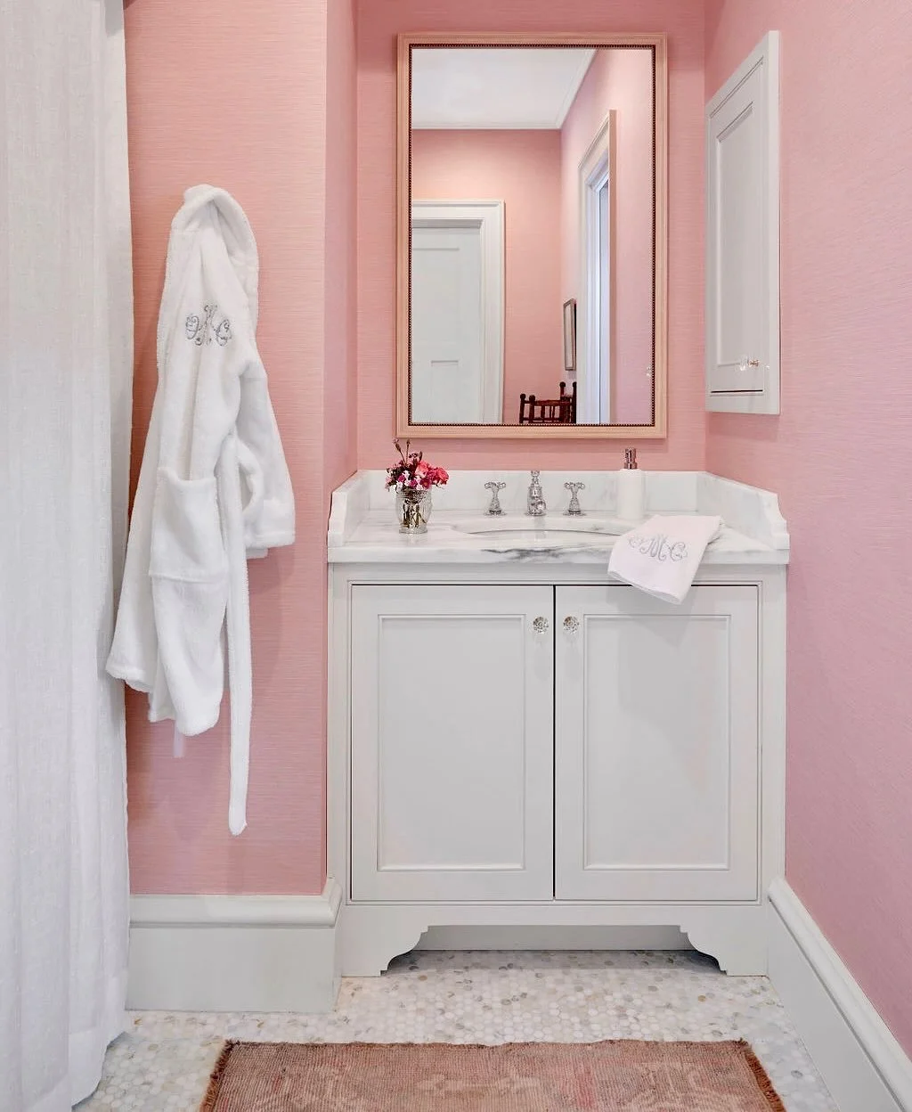 Pretty in pink 🎀 The sweetest bath for a special little girl 🛁 💕