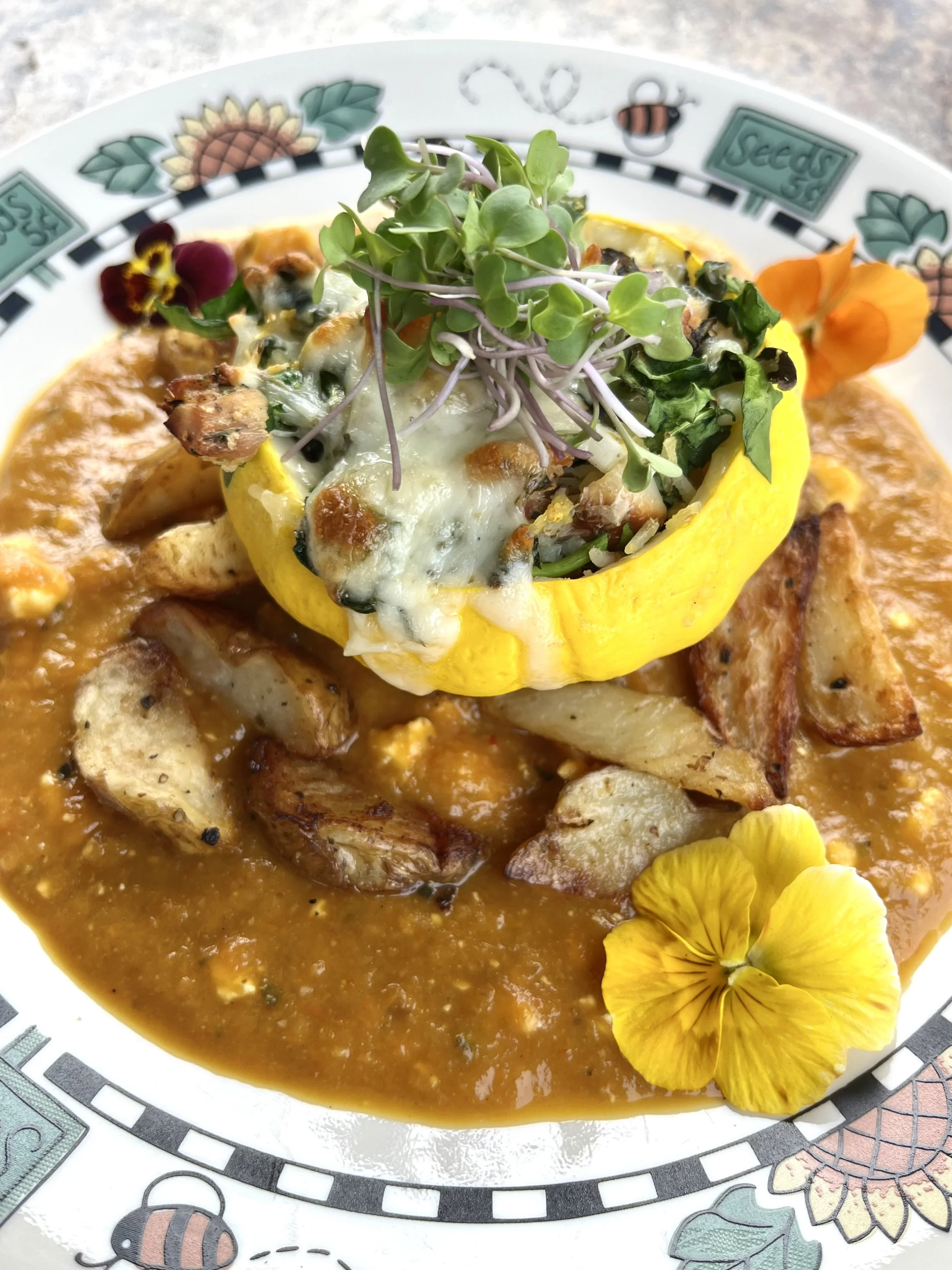 Stuffed Patty Pans with Roasted Pepper Sauce and Crispy Spuds - Recipe Idea