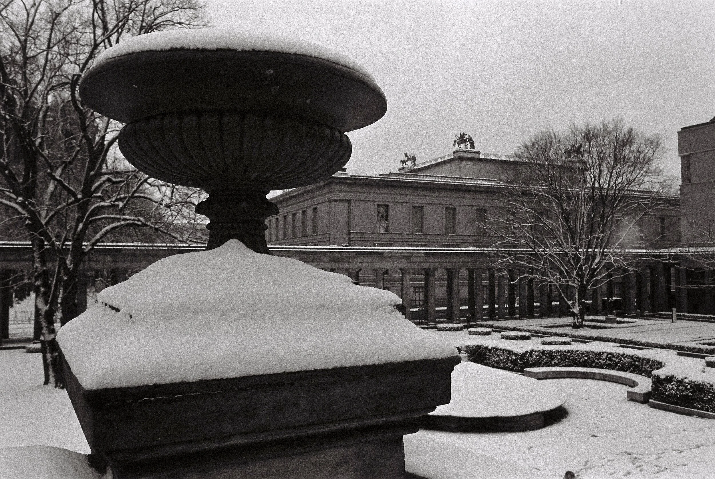 R1-05501-0028-01.jpeg