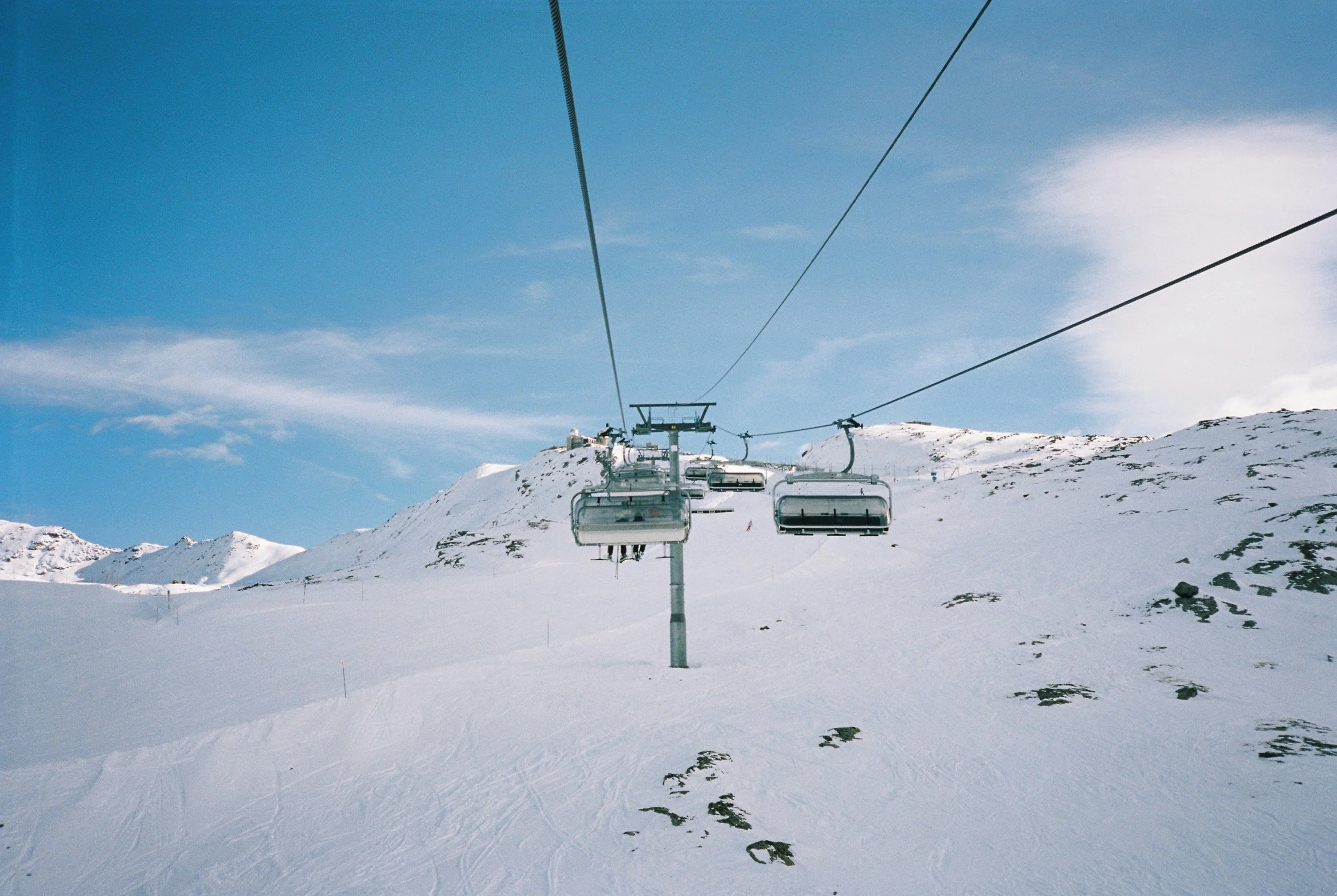 R1-01821-032A.JPG