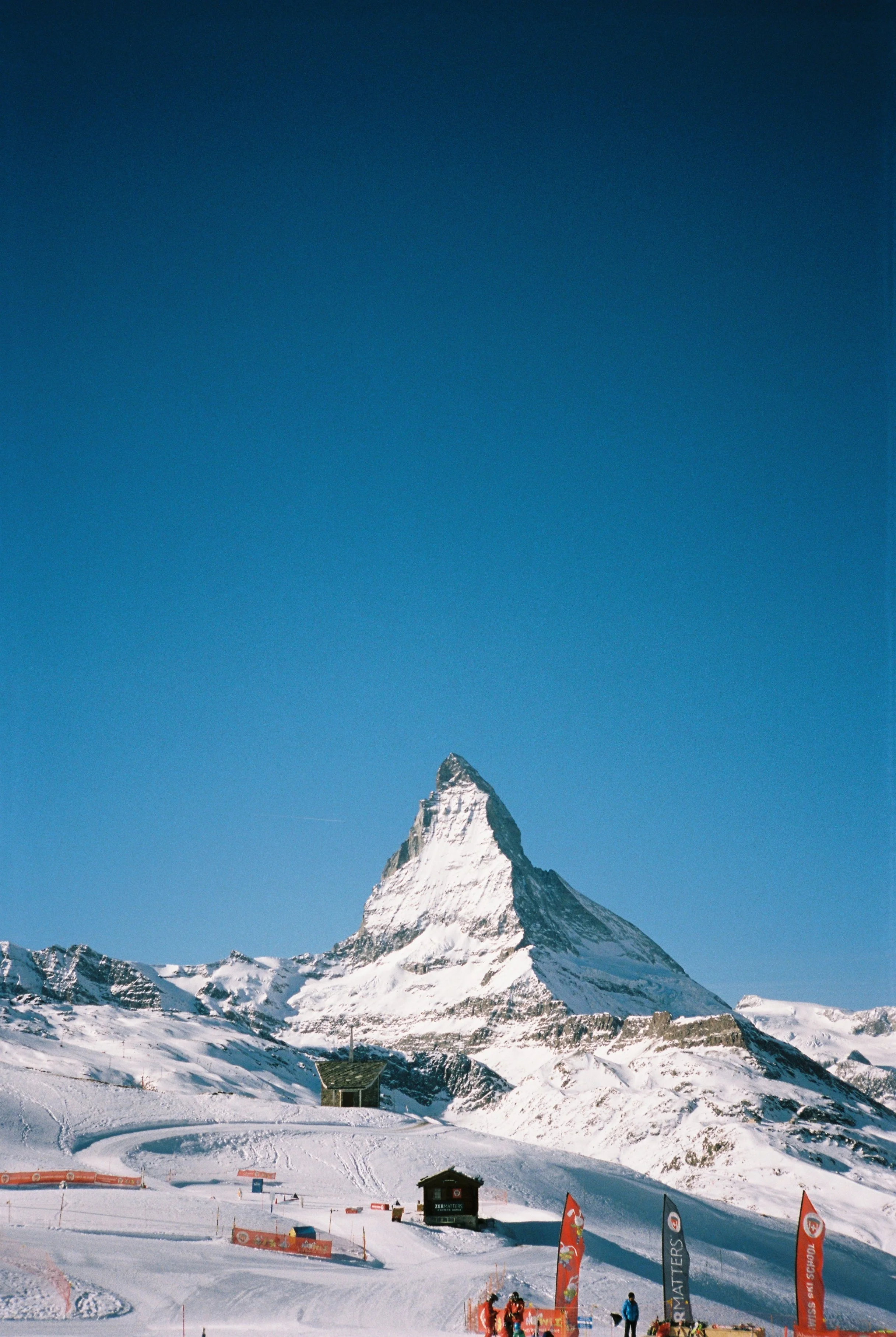 R1-01821-021A.JPG