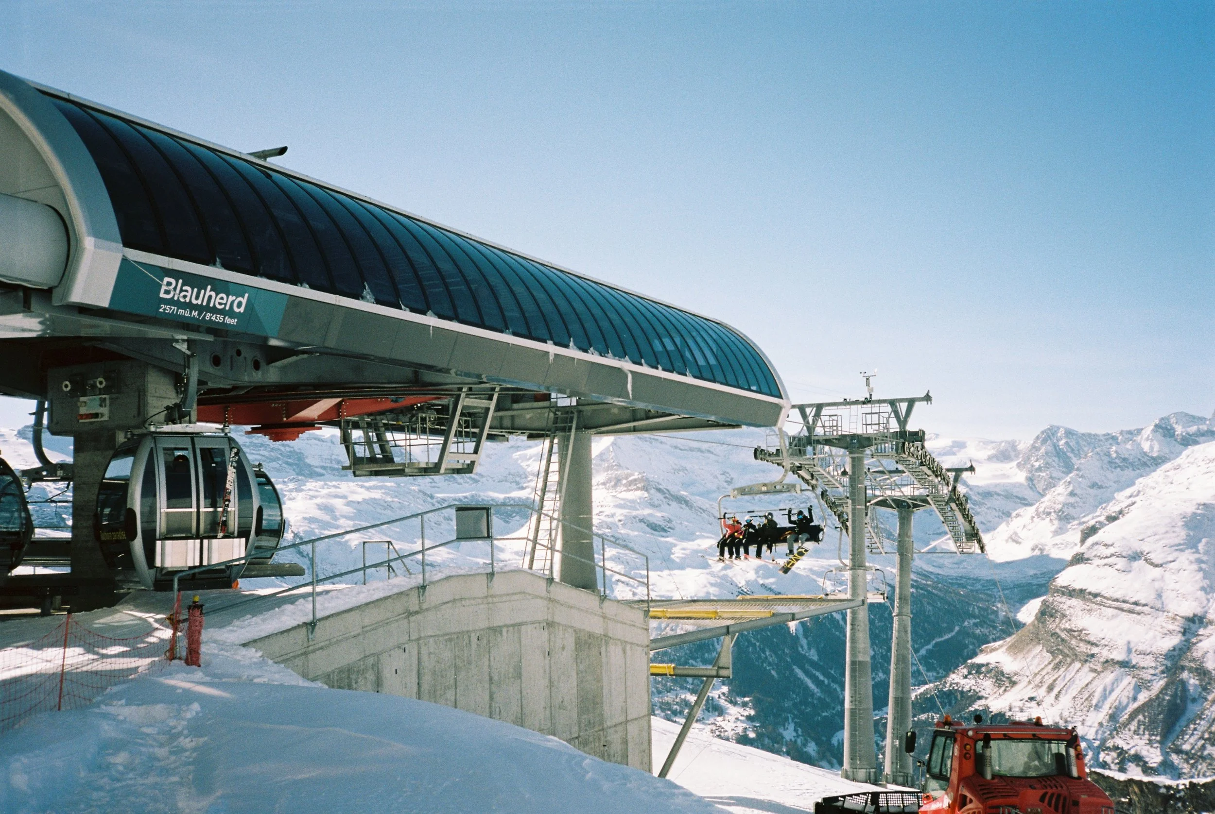 R1-01821-009A.JPG