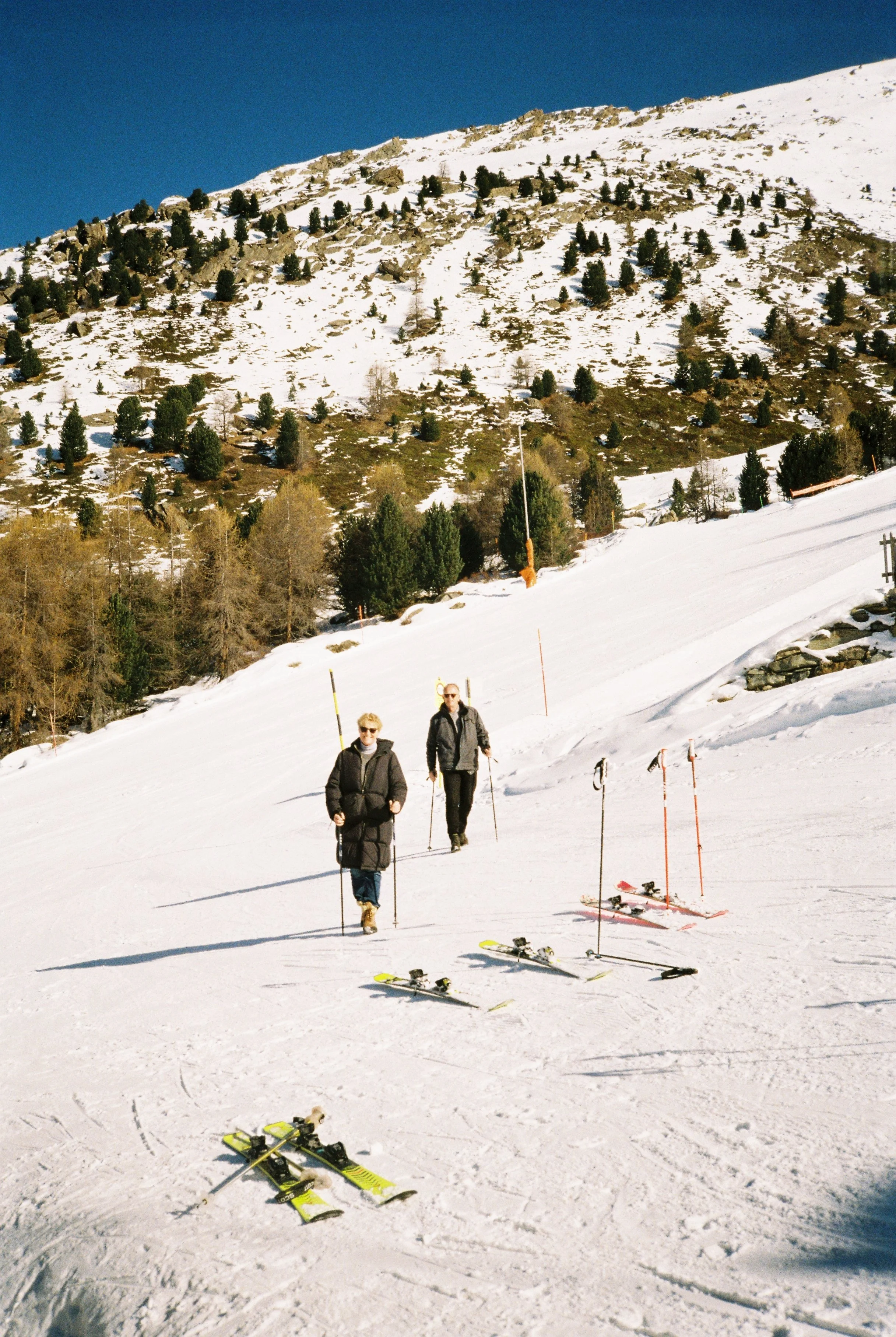 R1-01819-0037.JPG