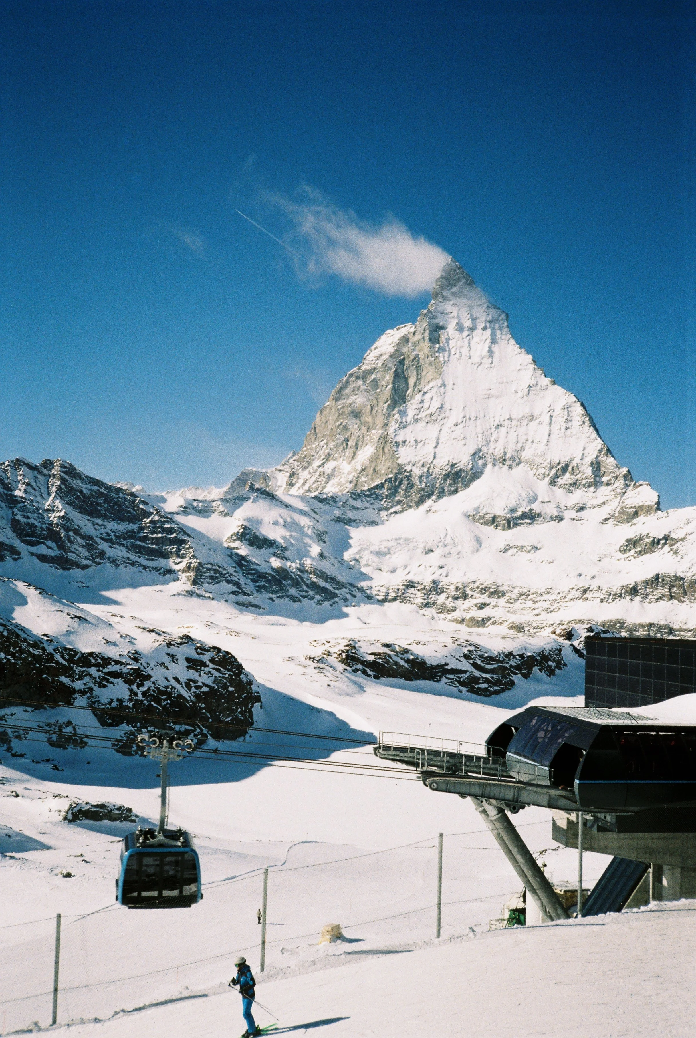 R1-01819-0014.JPG