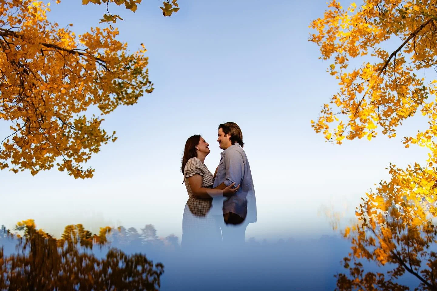 Holly &amp; Tom&rsquo;s Washington Park engagement session in Denver &hearts;️

We started off at @washperkcoffee before heading over to Washington Park. The afternoon light was perfect and the fall leaves were at their peak. I was delighted to find 