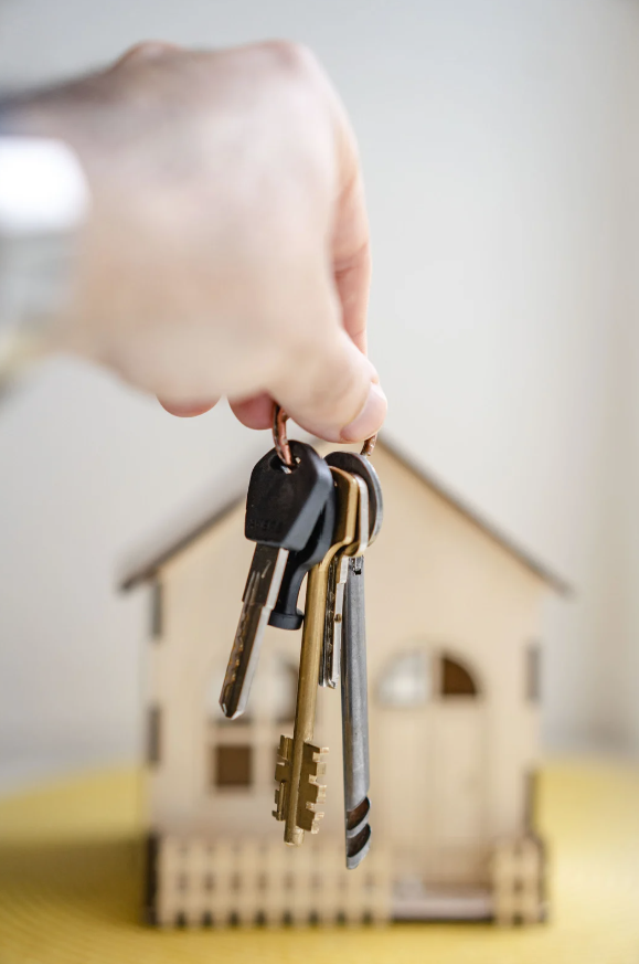 How Much Does a Seller Pay in Closing Costs? 