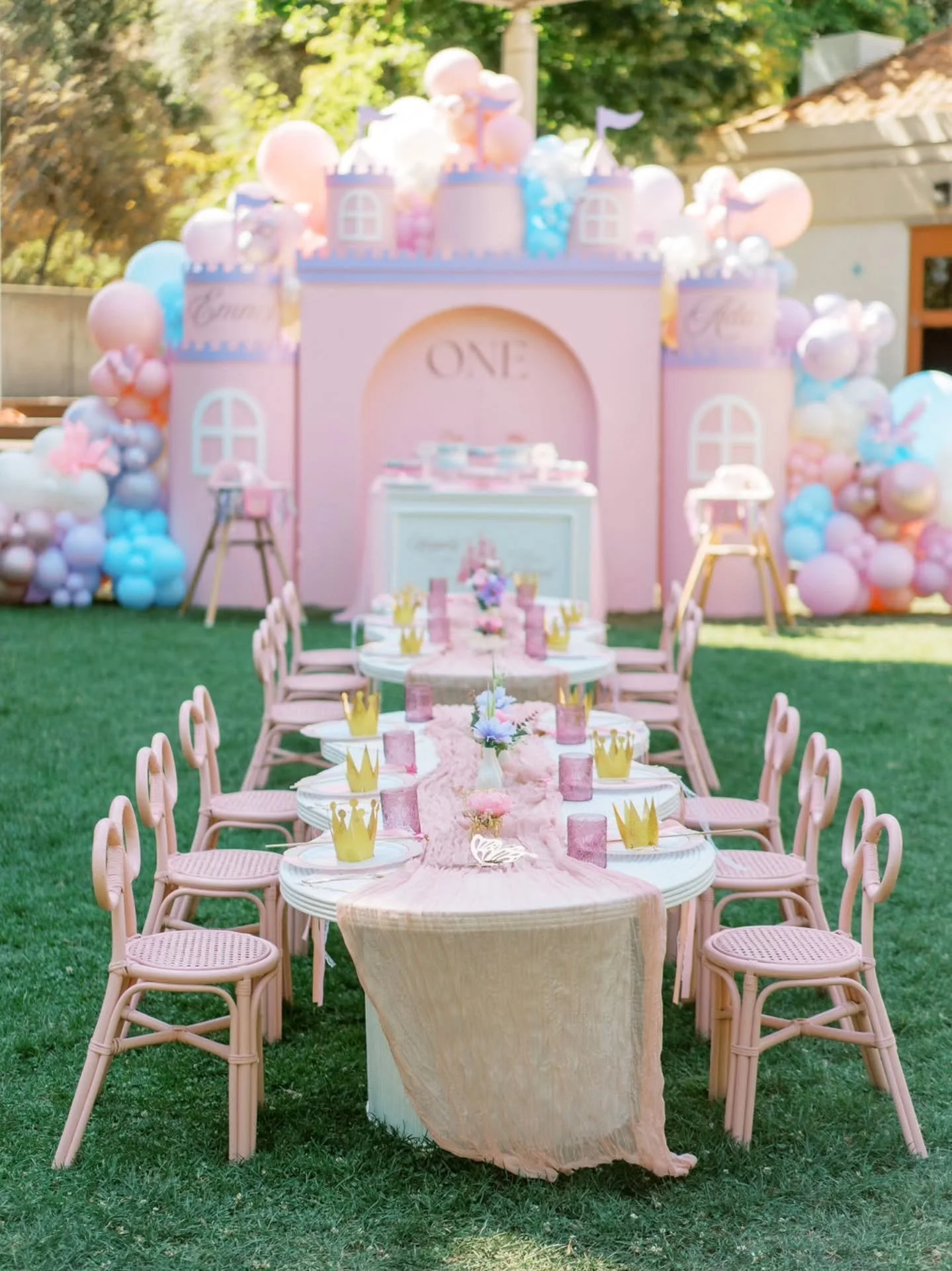 A storybook celebration fit for a pair of royals 🏰✨ Every detail was crafted to bring their fairytale to life.

📸 @daniellepoffphotography