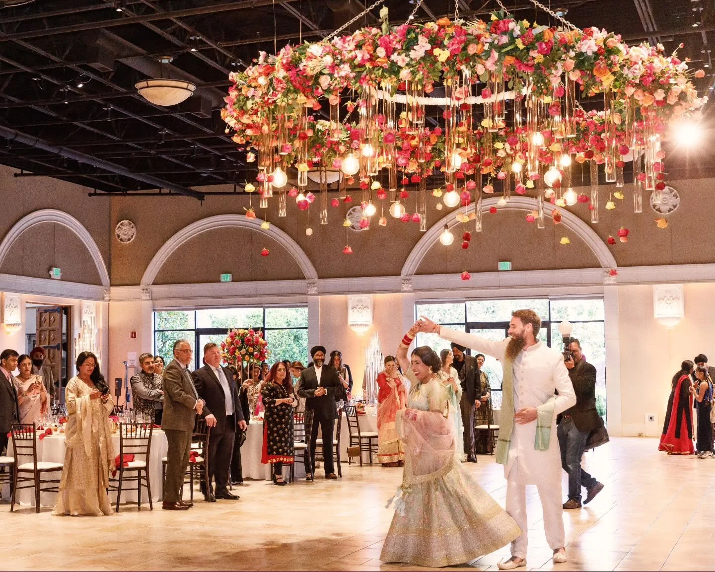 POV:  You design a showstopper floral chandelier for your beautiful couple to dance under all the night long 🤩