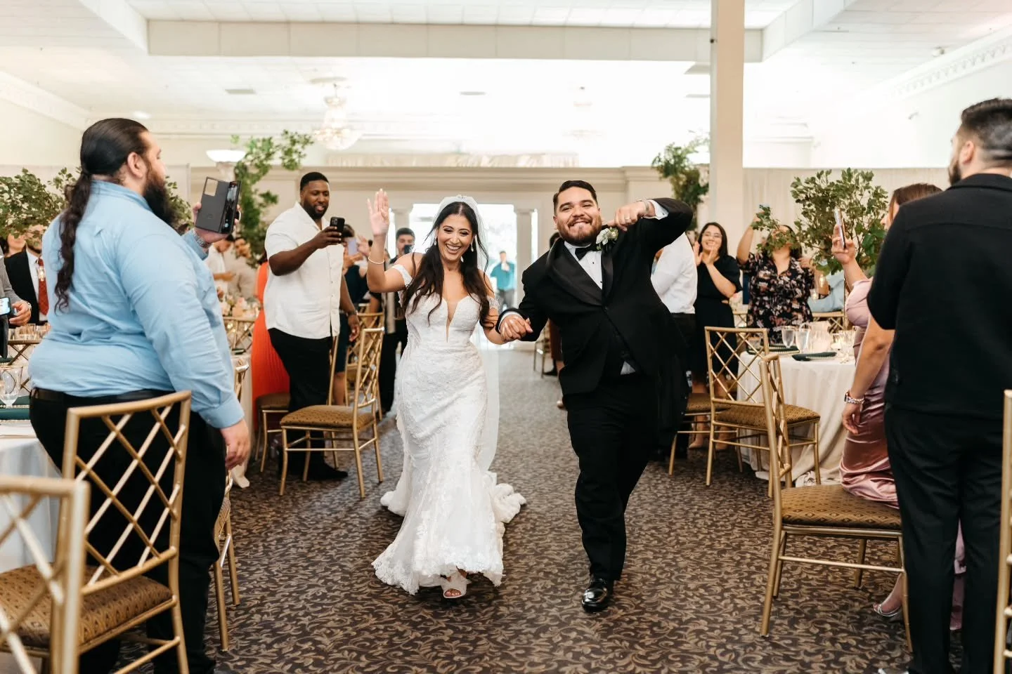 From the chapel 💒 to the party 🎉