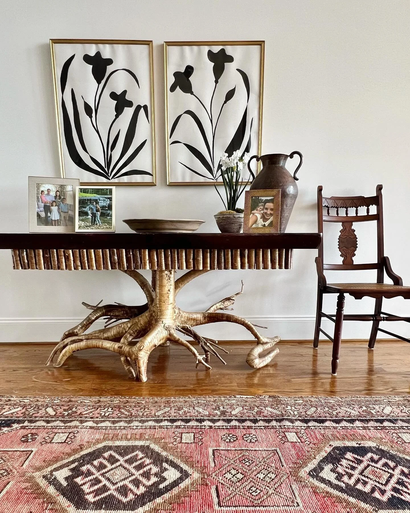 French ink florals welcoming us to mountain house we have come to adore. Soaking up the last moments of summer 🤍