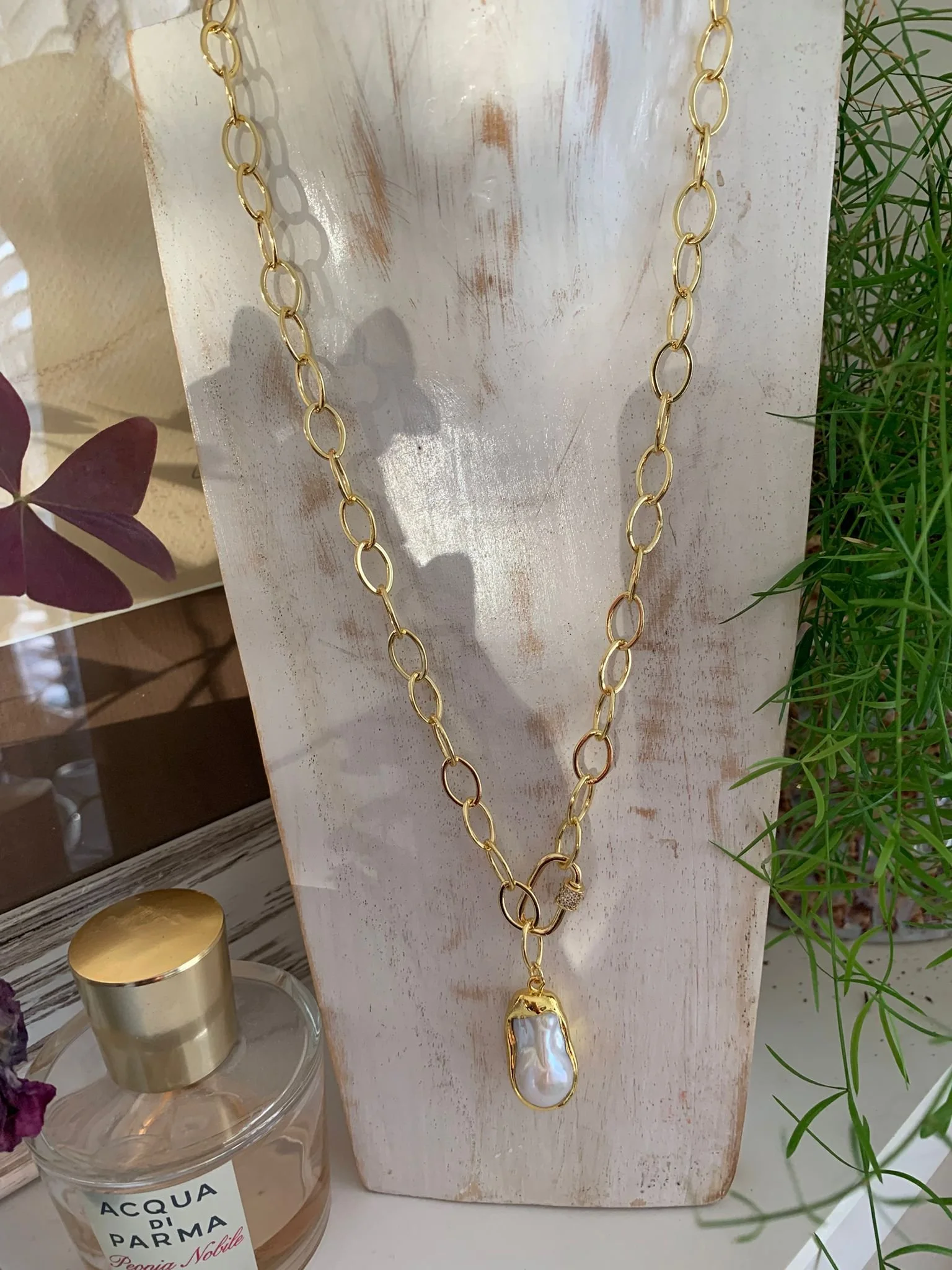 Pearl Crystal Clasp Necklace