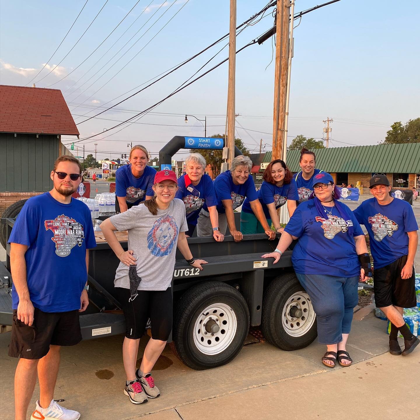 Moore Alumni repping strong at the finish line today at the 12th annual @moorewarrun! Thank you all for running, volunteering and remembering Joe, Yuridia, Rachel and Kolby