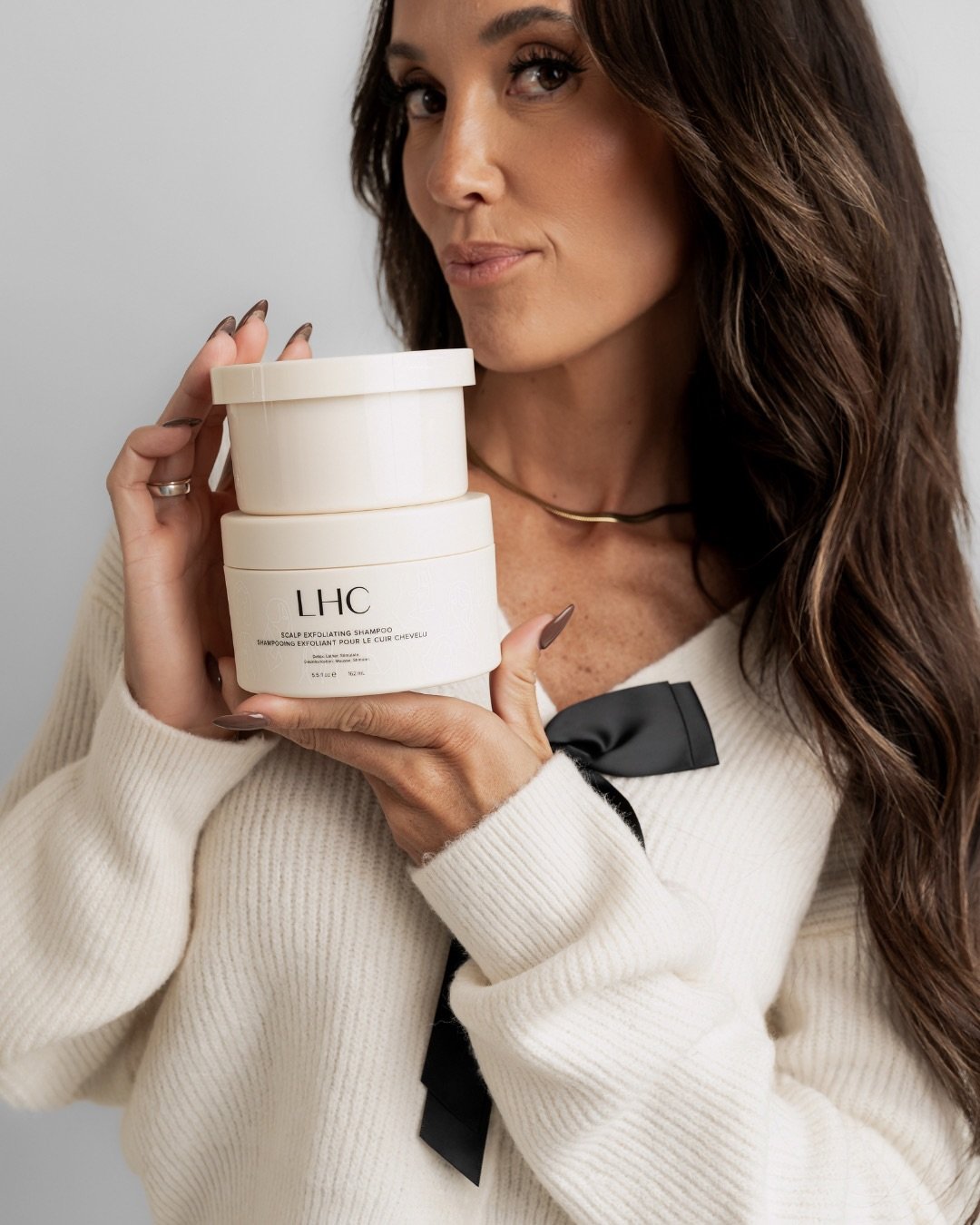 From hair extensions to exfoliating shampoo and vitamins, @laced.hair.care has everything you need to support healthy, beautiful hair ✨

#GalMedia