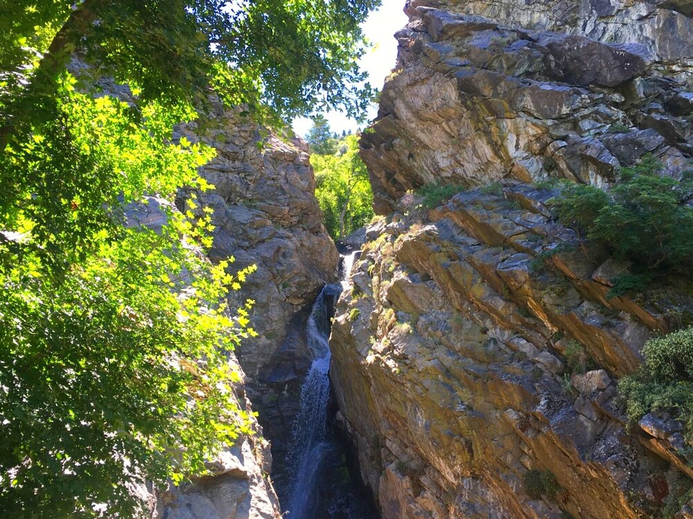 Rocky Mouth trail to small waterfall - Utah hiking in Sandy