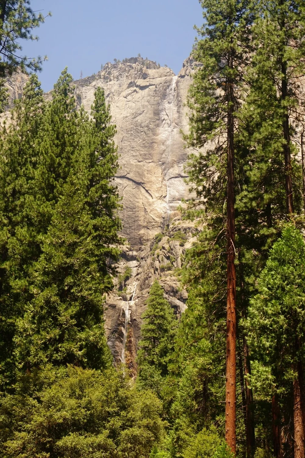 Lower Yosemite Falls - waterfall hiking trail - Yosemite National Park