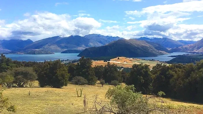 Mount Iron views of Wanaka in New Zealand's South Island