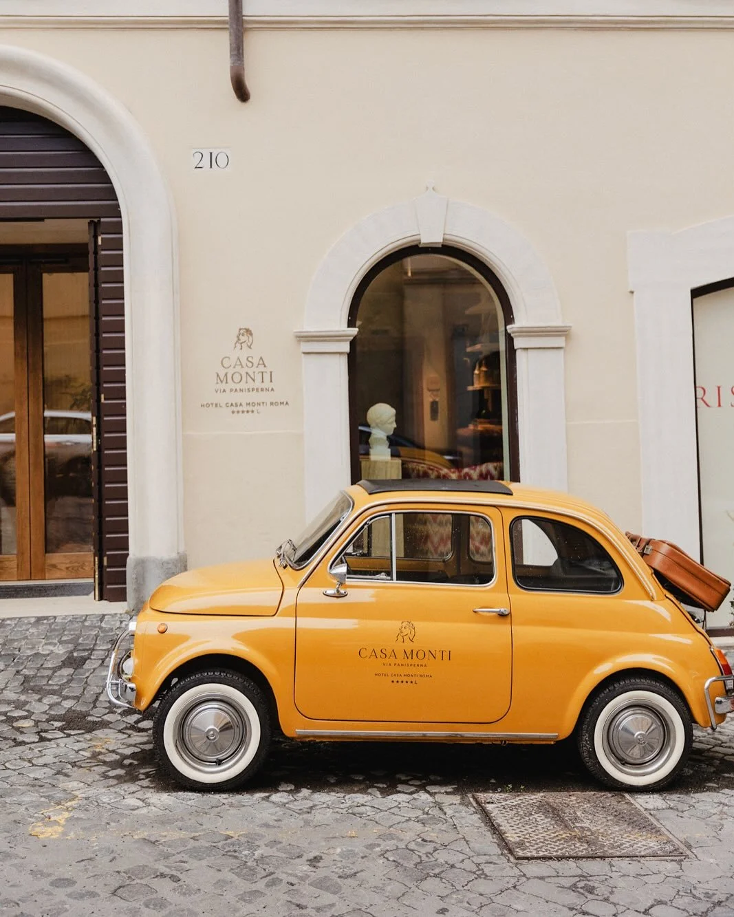 Some recent moments from the one and only @casamontiroma, a hotel full of stunning design and details around every corner 💘✨✨✨