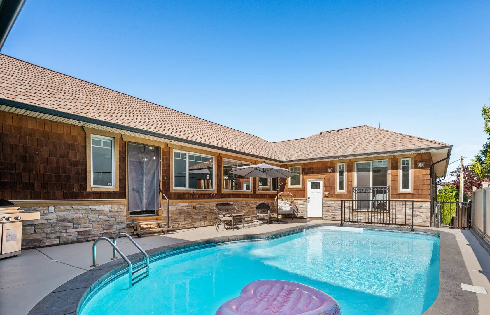 Resort-Style Living: The Ultimate Entertainment Oasis