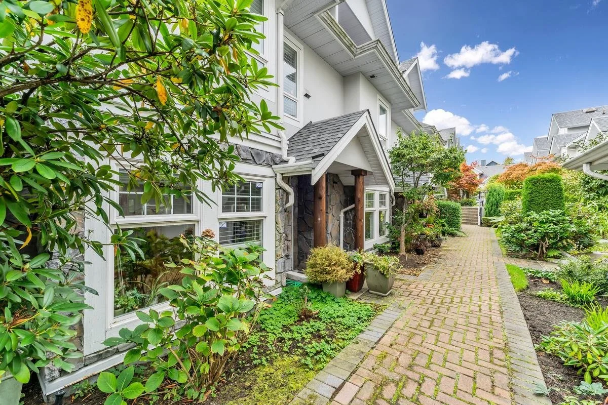 24 15442 16A Ave, South Surrey