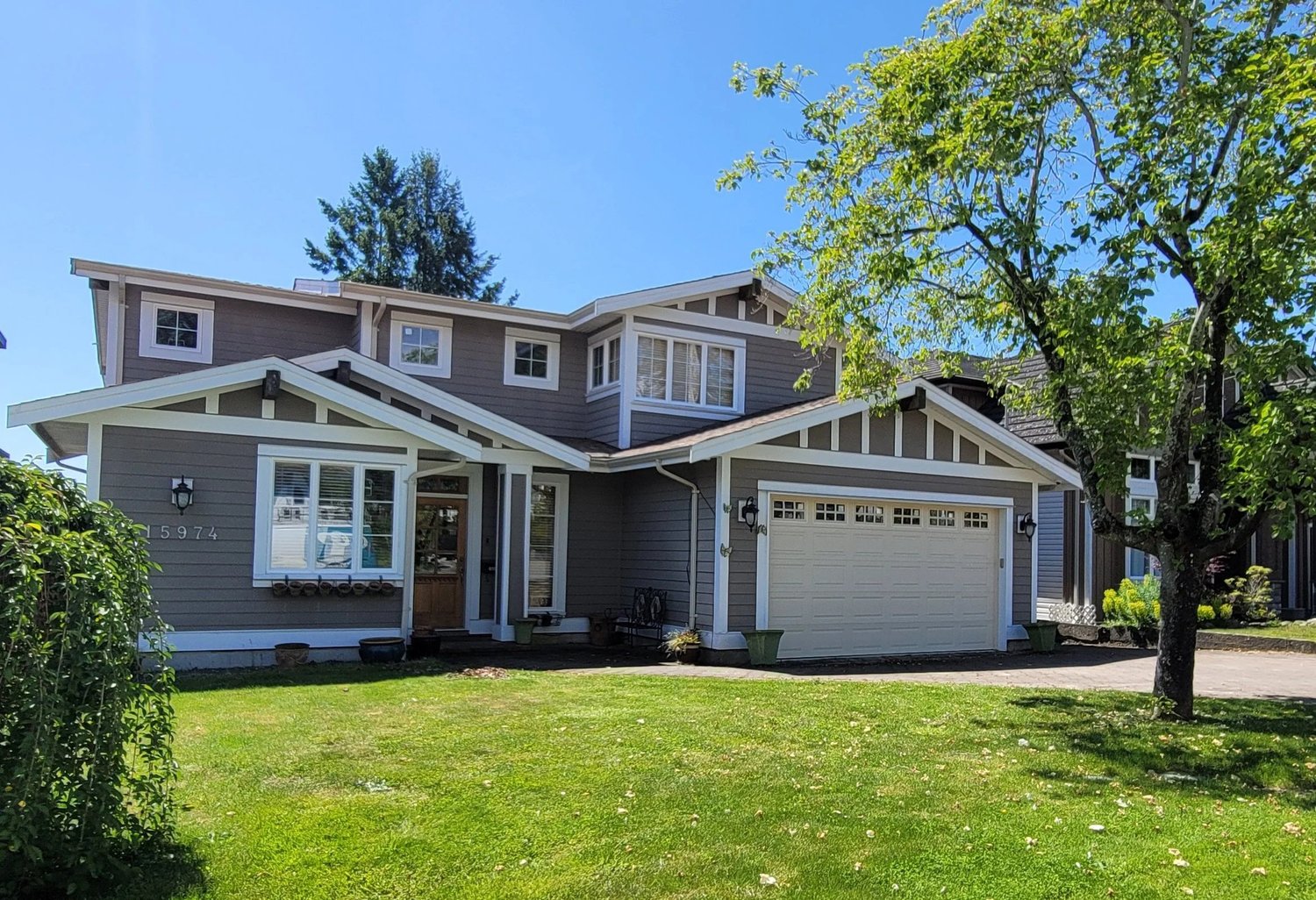 15974 Buena Vista Ave, White Rock