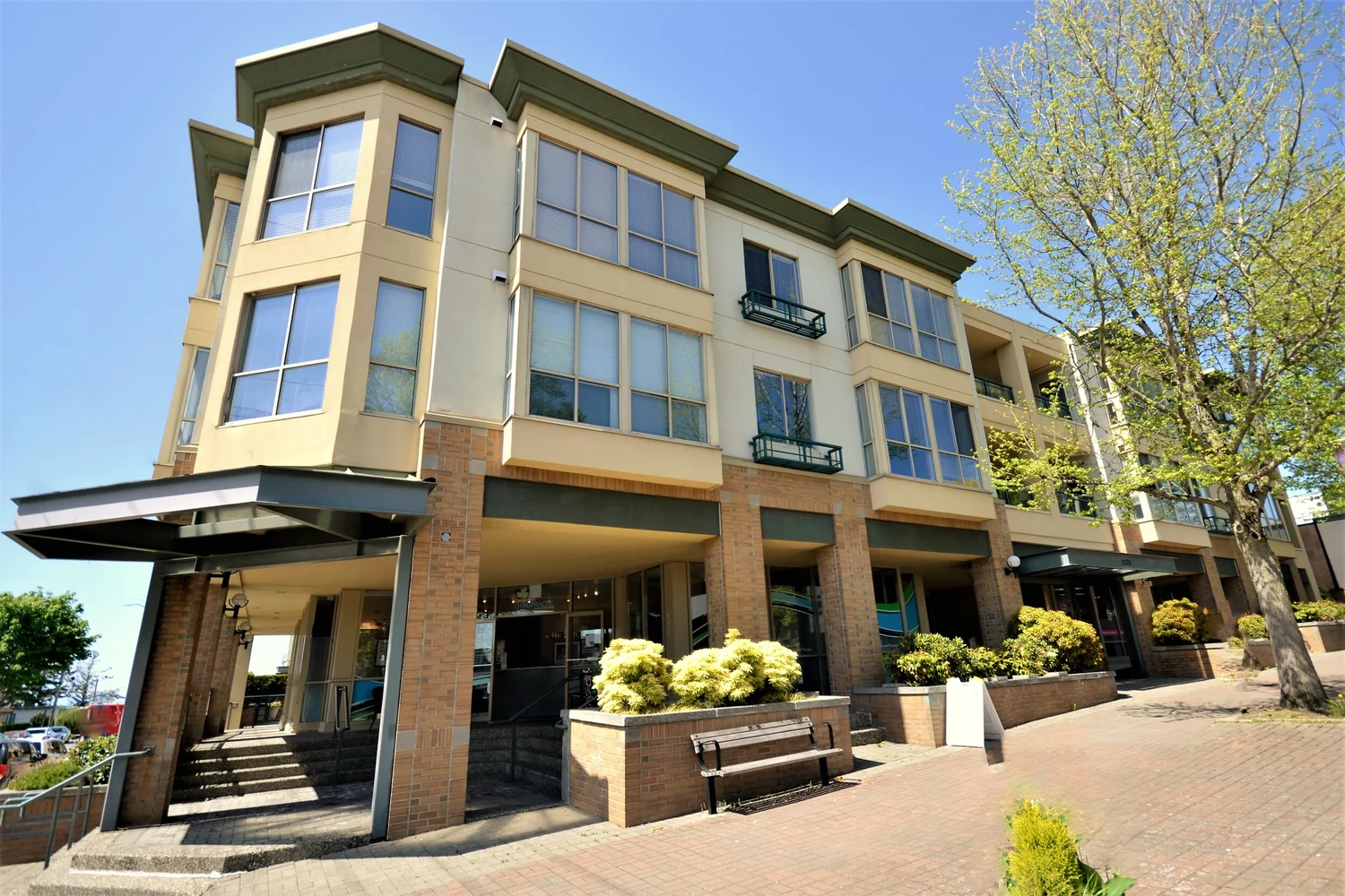 302 1221 Johnston Road, White Rock