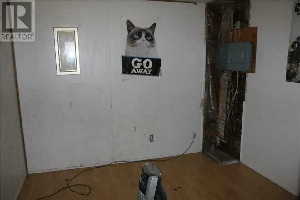Terrible Real Estate Photos