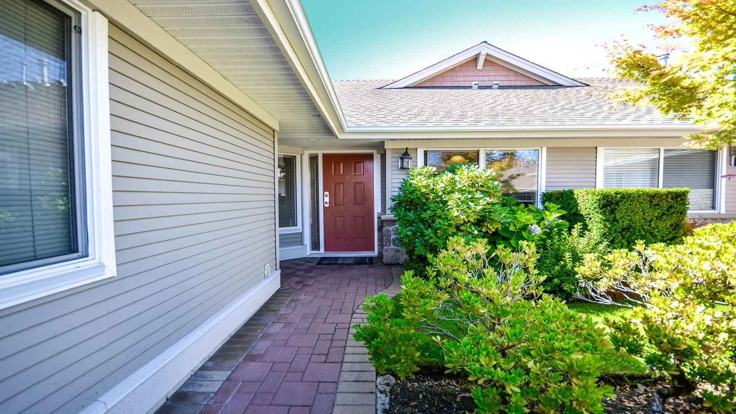 11 17516 4th Ave, South Surrey