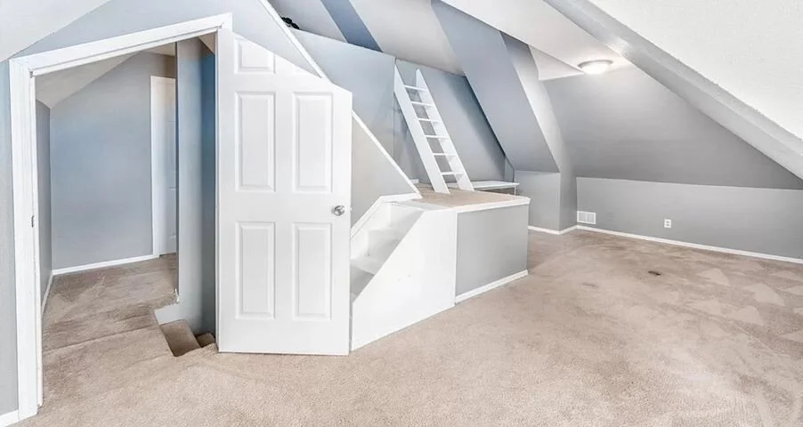 Terrible Real Estate Photo of the Week