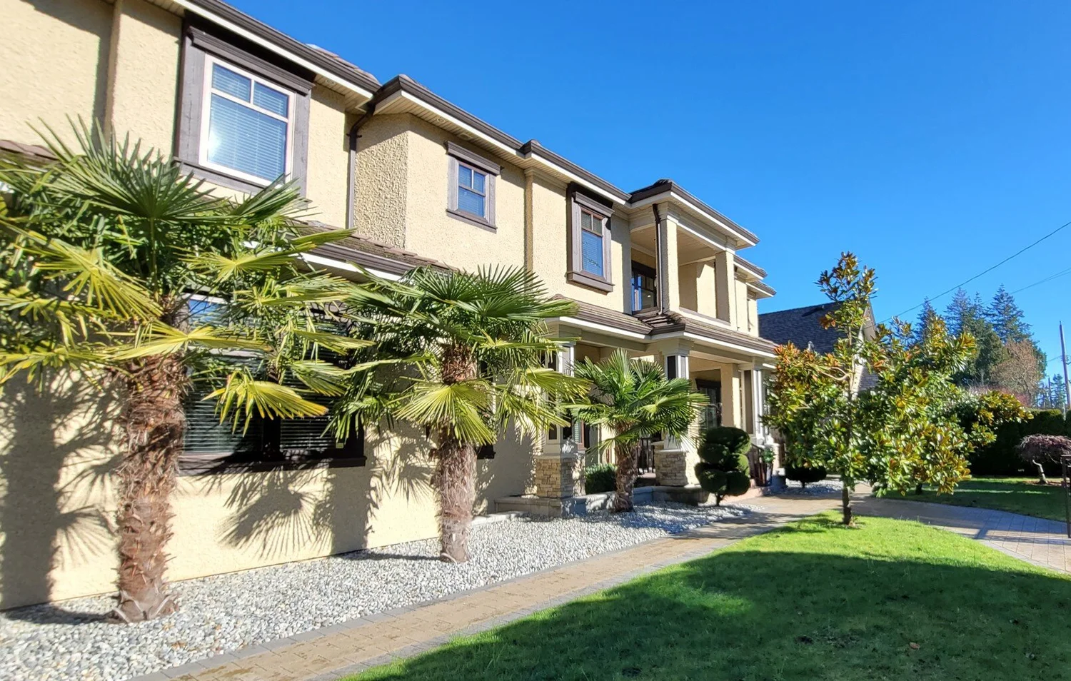 14047 Blackburn Avenue, White Rock