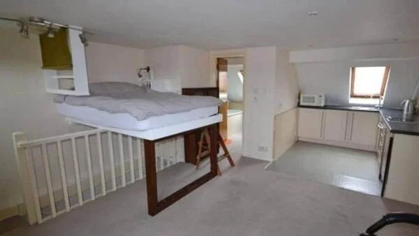Terrible Real Estate Photo of the Week