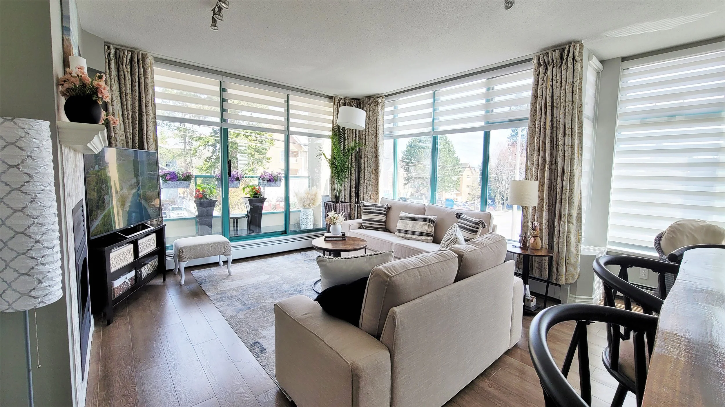 Just Listed: Beautiful Bright and Spacious Condo  in Central White Rock.