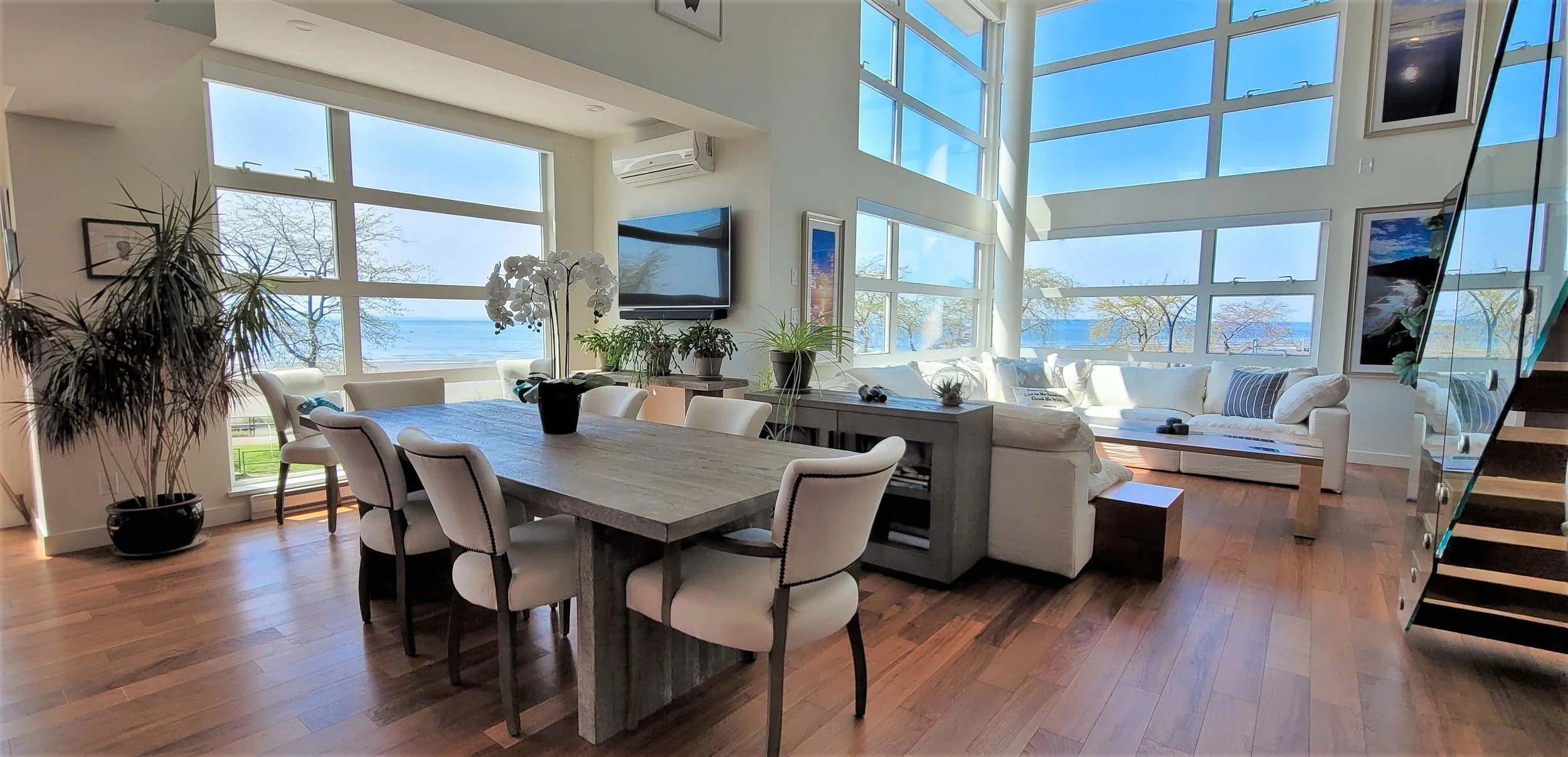 Just Listed: Gorgeous OCEAN FRONT Luxury Penthouse with Beautiful Ocean and Island Views of WHITE ROCK BEACH