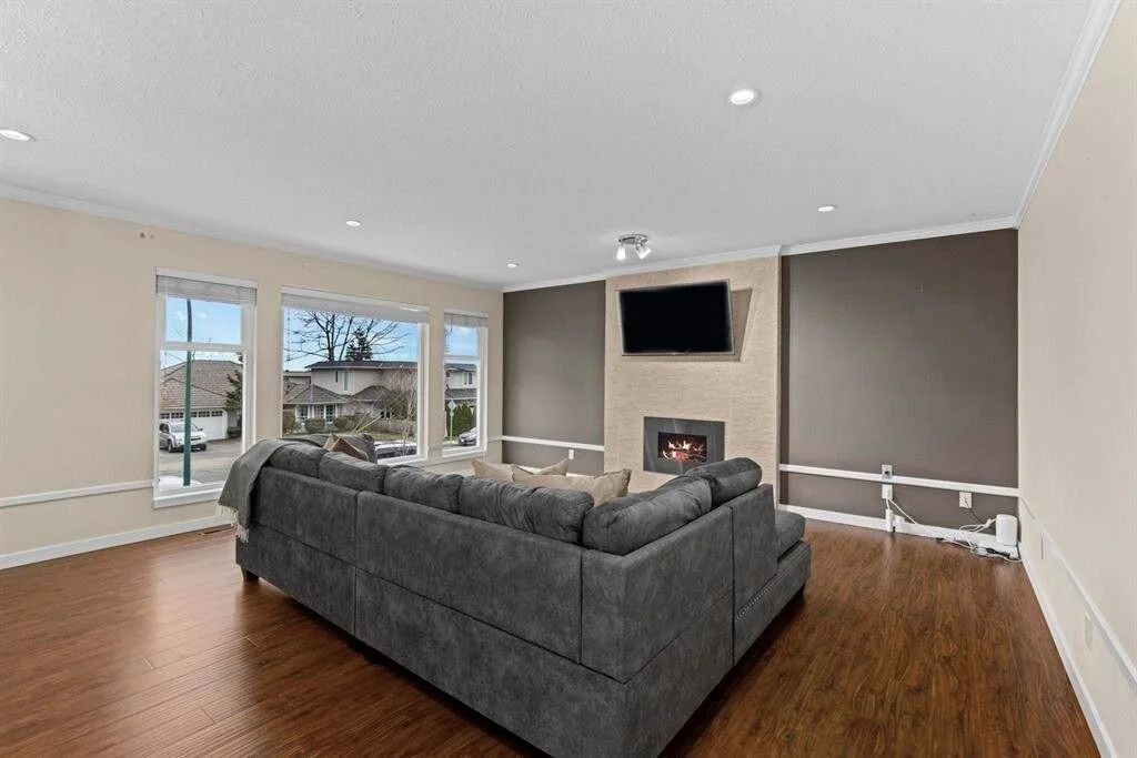 Just Listed: Updated 4-Bedroom White Rock Home with Suite